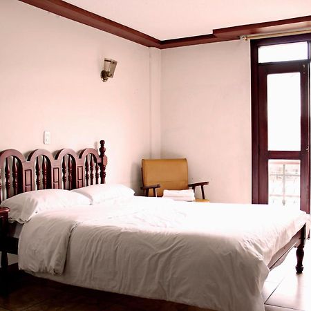 Hotel Cumanda Alfaro Buitenkant foto