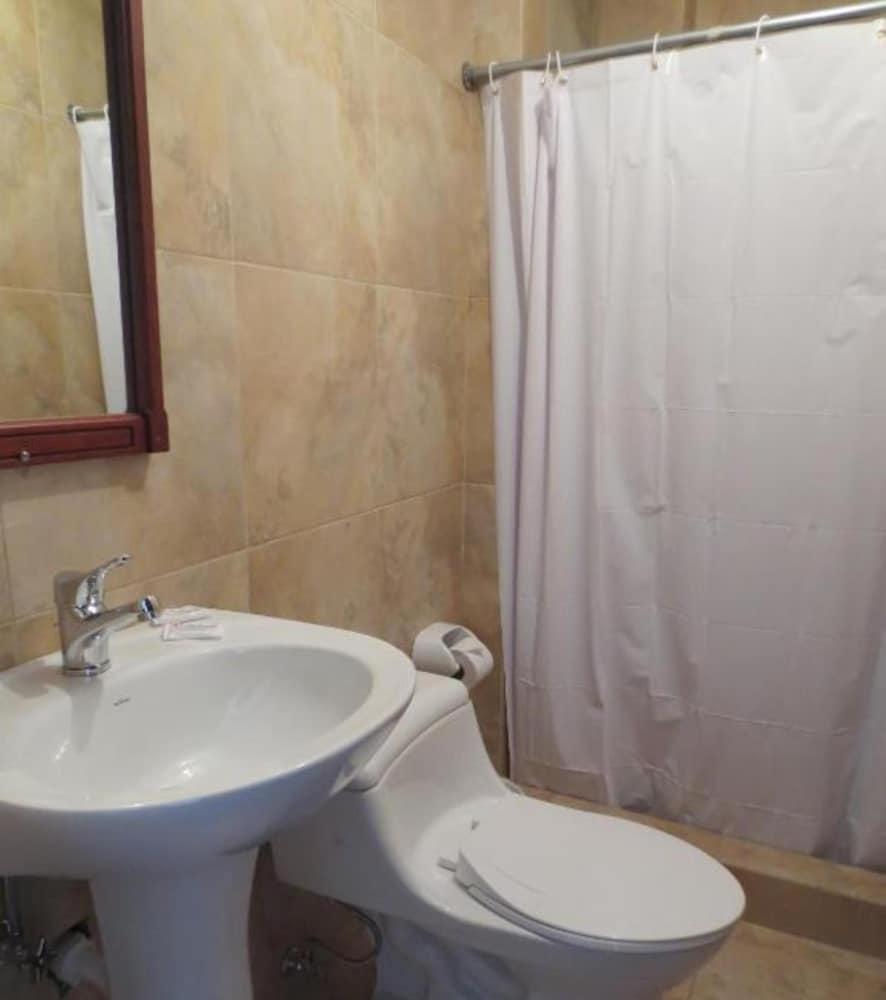Hotel Cumanda Alfaro Buitenkant foto