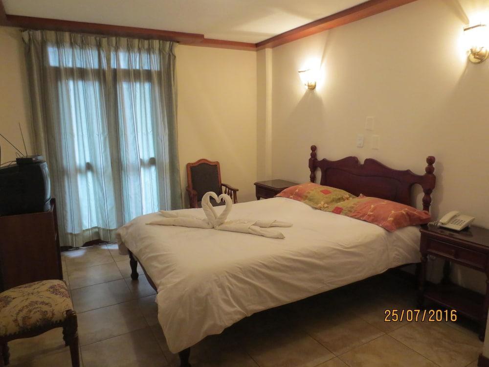 Hotel Cumanda Alfaro Buitenkant foto