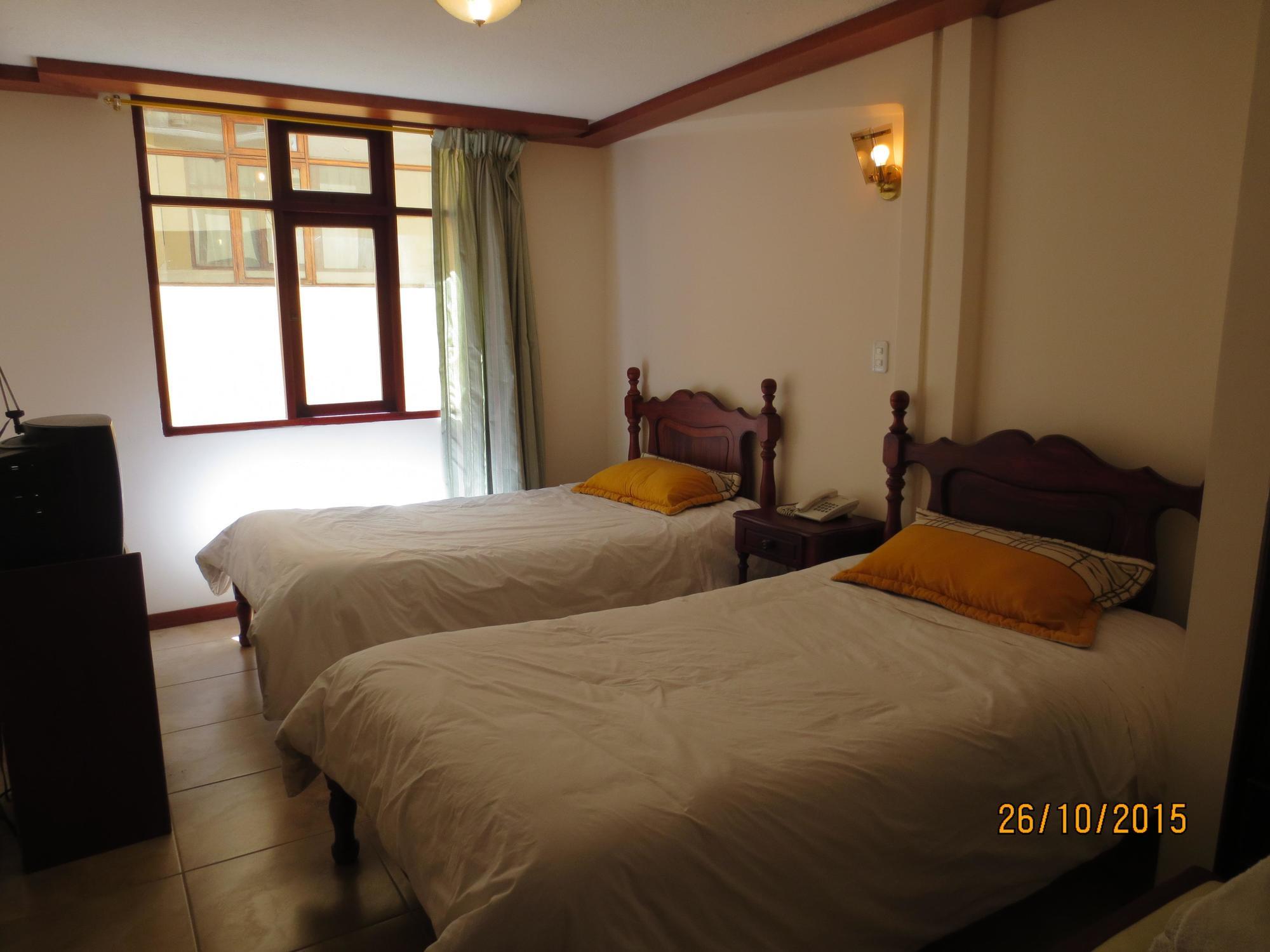 Hotel Cumanda Alfaro Buitenkant foto
