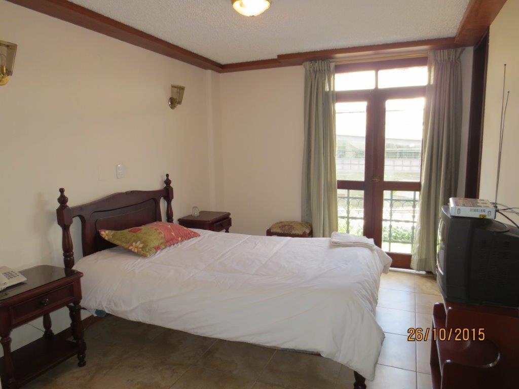 Hotel Cumanda Alfaro Buitenkant foto