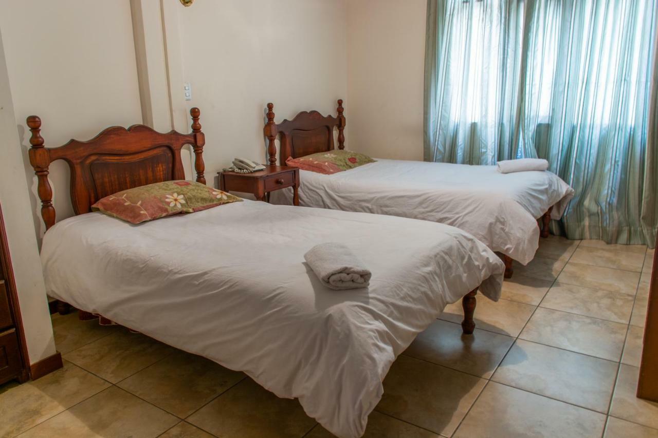 Hotel Cumanda Alfaro Buitenkant foto