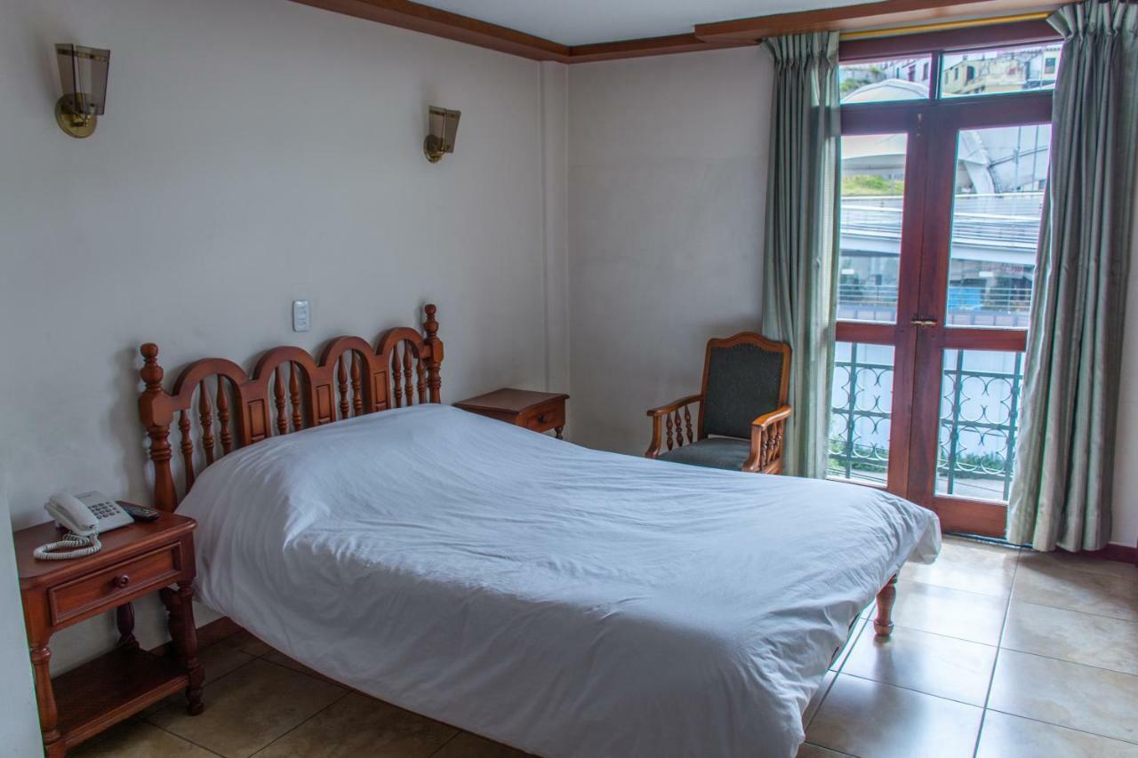 Hotel Cumanda Alfaro Buitenkant foto