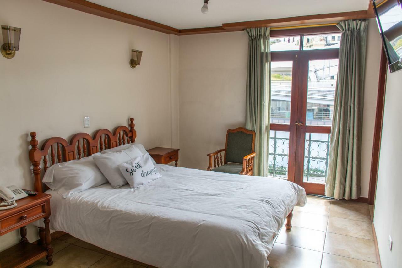 Hotel Cumanda Alfaro Buitenkant foto