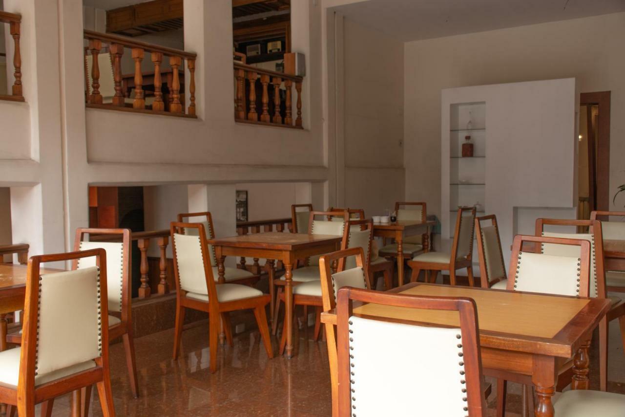Hotel Cumanda Alfaro Buitenkant foto