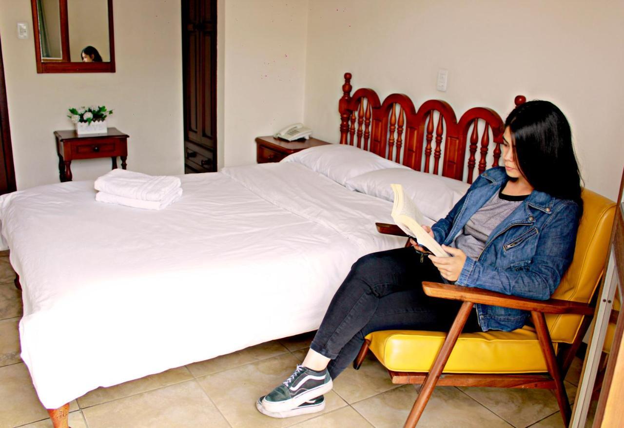 Hotel Cumanda Alfaro Buitenkant foto