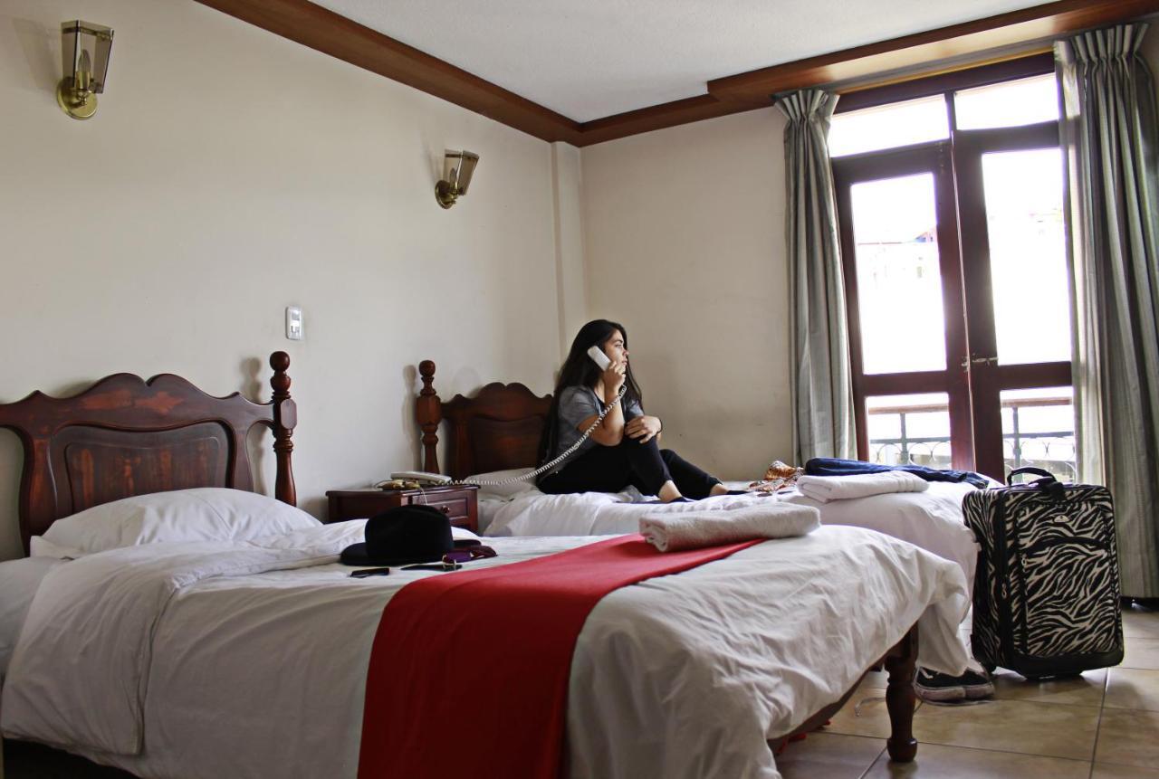 Hotel Cumanda Alfaro Buitenkant foto